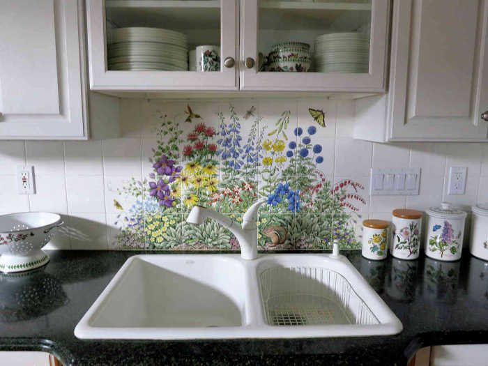 Joyces Floral Garden backsplash tile mural, view of the kitchen decor.